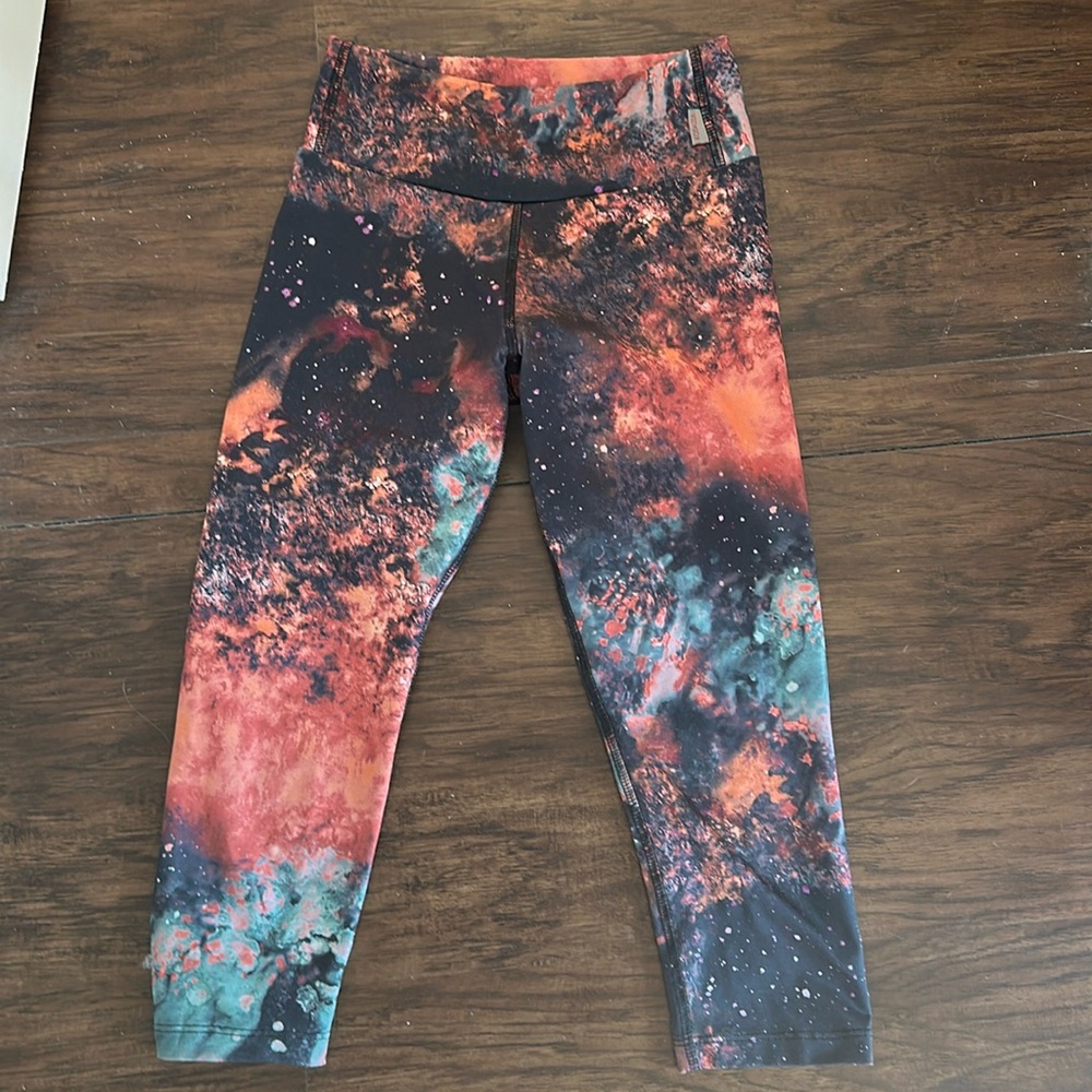 Galaxy Capri Leggings XS